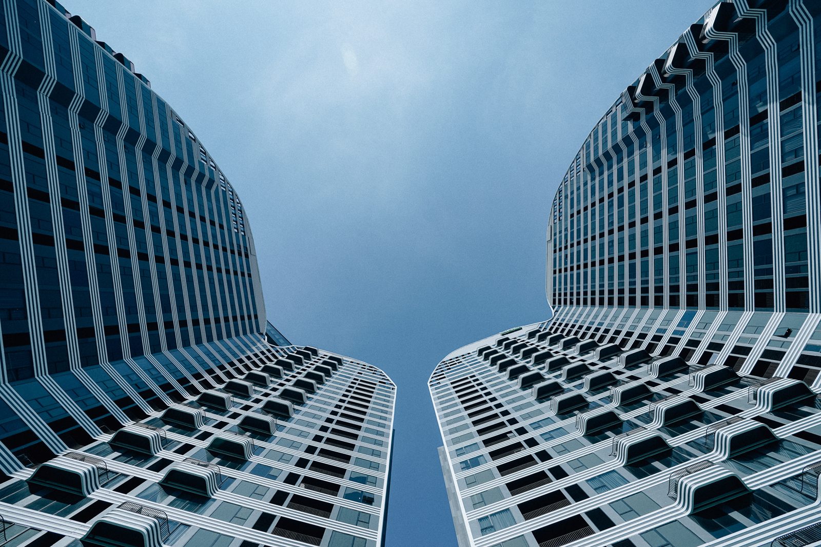 Ideo Mobi Sukhumvit Eastpoint building exterior view 5