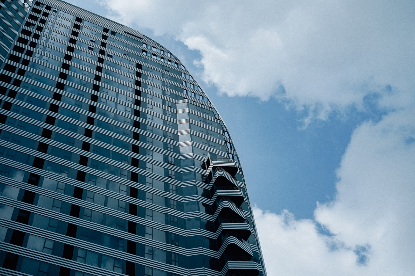 Ideo Mobi Sukhumvit Eastpoint building exterior view 3